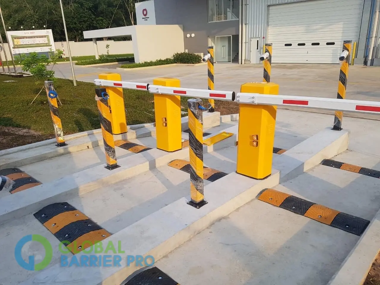 hệ thống quét thẻ từ công nhân ra vào nhà máy