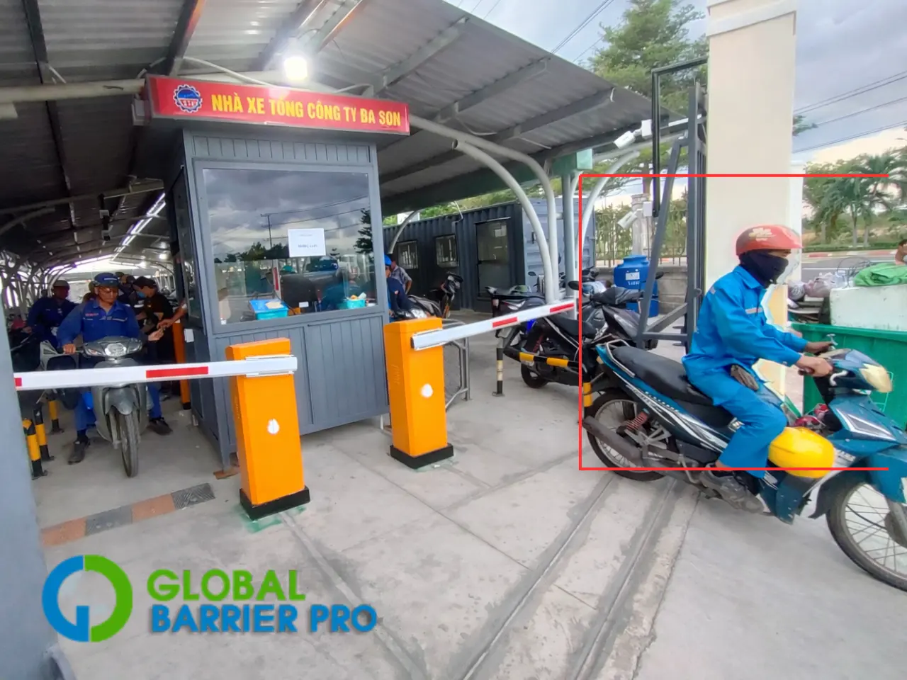 lắp đặt bãi xe kiểm soát công nhân vào ra nhà máy