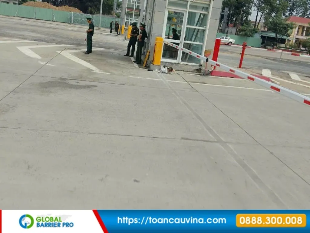 Lắp đặt barie tại Hải Phòng: Giải pháp kiểm soát xe ra vào phù hợp từng công trình 31 Lắp đặt barie tại Hải Phòng - làn kiểm soát phương tiện ngoài trời phù hợp cảng biển, logistics, kho bãi và xe container