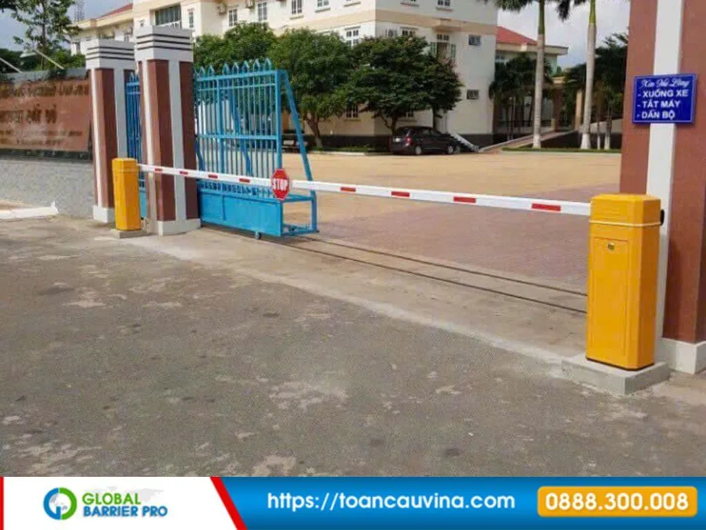 Case study lắp barrier cho nhà máy tại Bình Dương: Giải pháp kiểm soát xe ra vào chuyên nghiệp 11 Camera ANPR nhận diện biển số xe tự động tại cổng nhà máy Bình Dương - tích hợp barrier