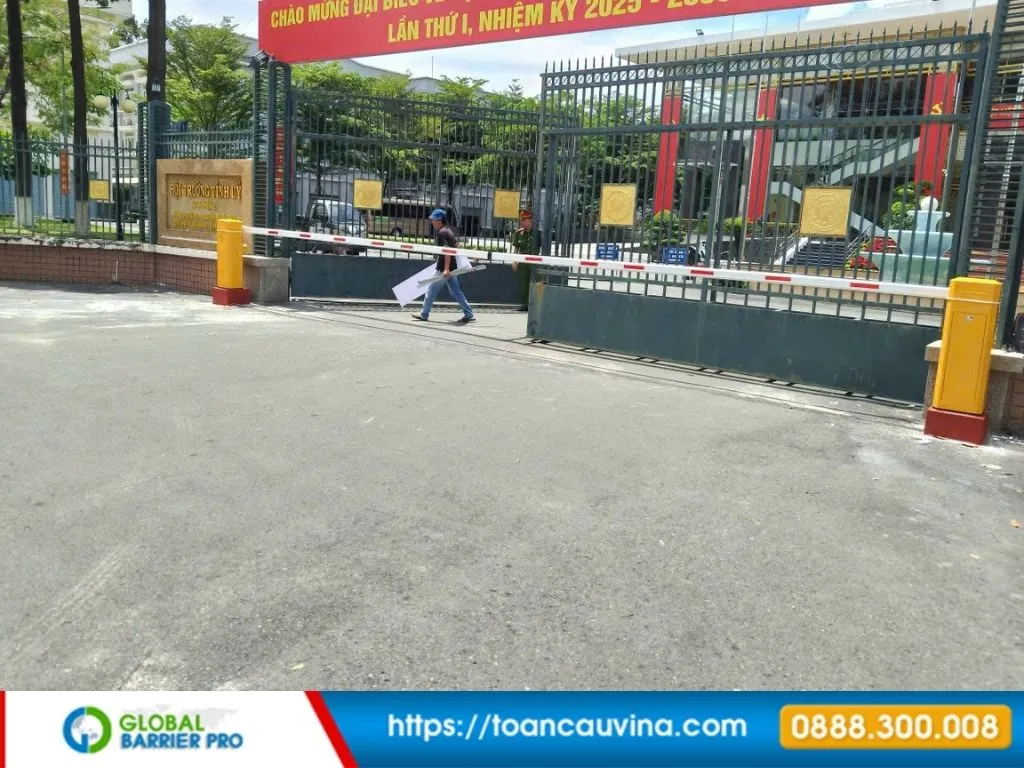 Lắp đặt barie tại Hà Nội: Giải pháp kiểm soát xe ra vào phù hợp từng công trình 12 Lắp đặt barie tại Hà Nội - lối vào chung cư hoặc tòa nhà phù hợp chung cư, tòa nhà, văn phòng và lối vào hầm xe