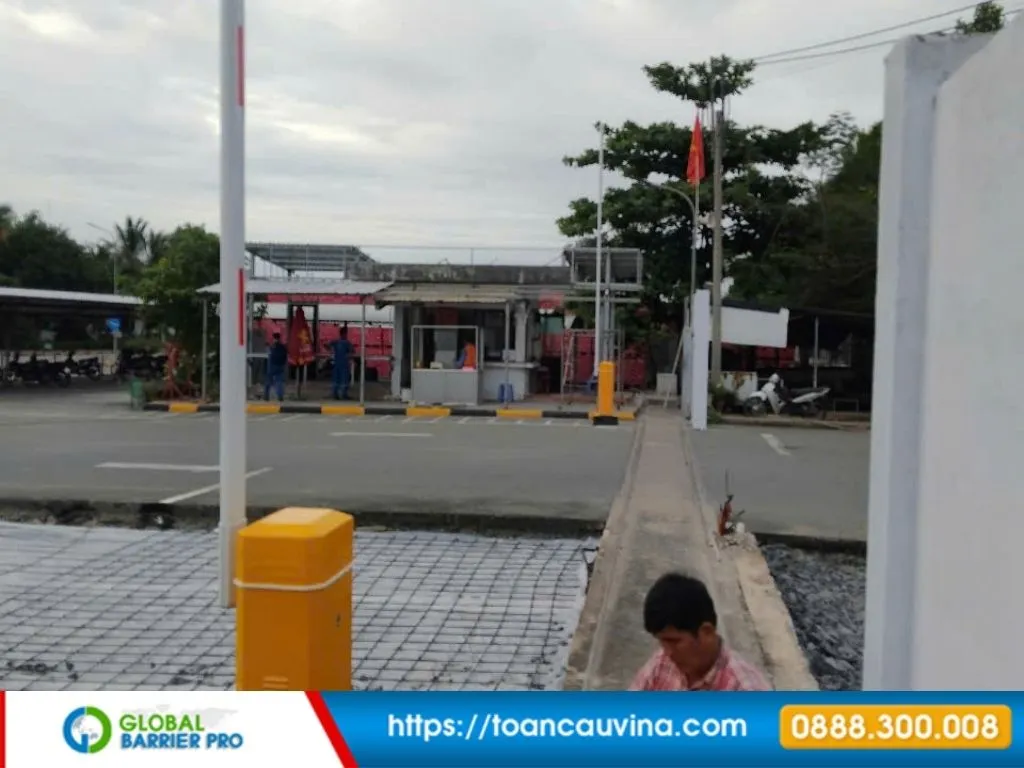 Lắp đặt barie tại Cần Thơ: Giải pháp kiểm soát xe ra vào phù hợp từng công trình 12 Lắp đặt barie tại Cần Thơ - buồng bảo vệ tại lối vào phù hợp bệnh viện, trường học, bãi xe và khu đô thị