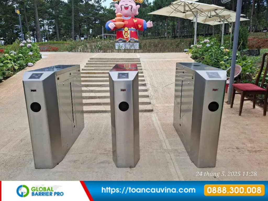 Báo giá cổng flap barrier cho tòa nhà, văn phòng, bệnh viện - hình minh họa 1 cho bài viết báo giá cổng flap barrier cho tòa nhà văn phòng bệnh viện
