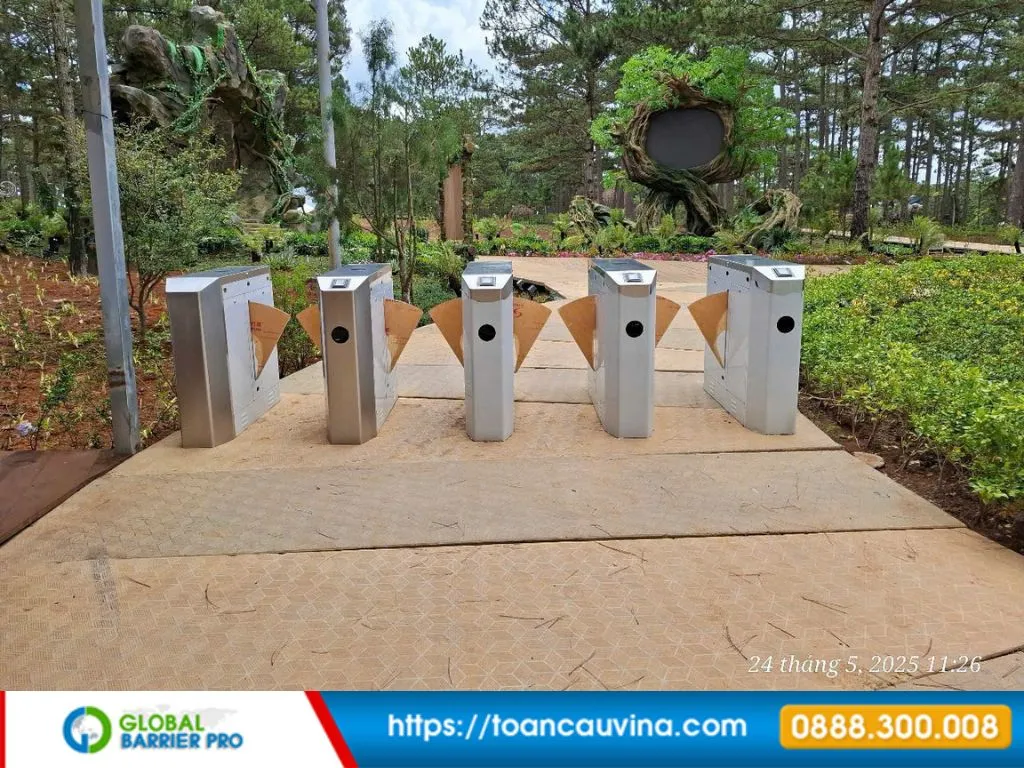 Báo giá cổng flap barrier cho tòa nhà, văn phòng, bệnh viện - hình minh họa 3 cho bài viết báo giá cổng flap barrier cho tòa nhà văn phòng bệnh viện
