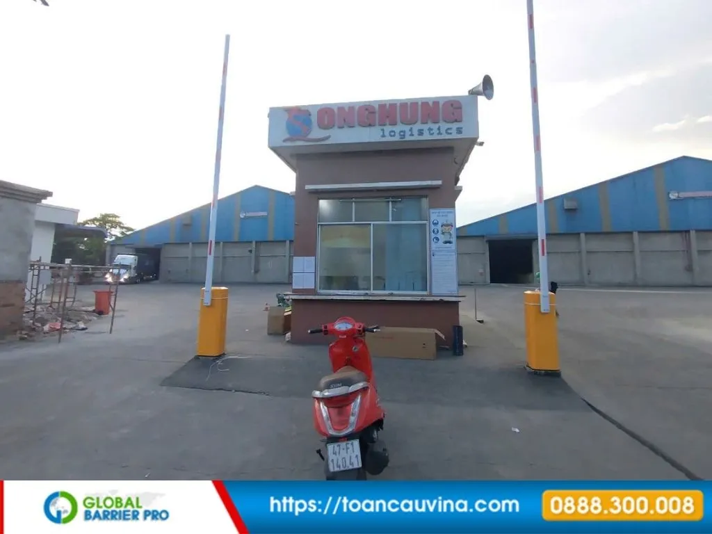 Lắp đặt barie tại Nghệ An: Giải pháp kiểm soát xe ra vào phù hợp từng công trình 13 Lắp đặt barie tại Nghệ An - nhà bảo vệ và barie tại kho xưởng phù hợp khu công nghiệp, cơ quan và cổng doanh nghiệp