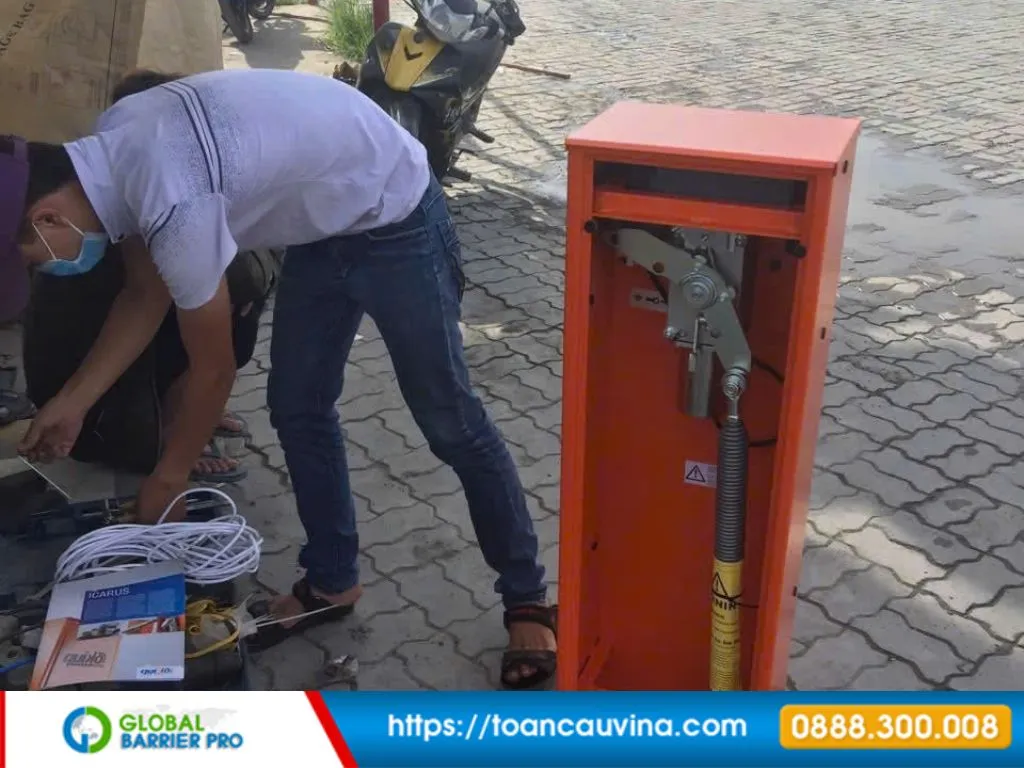 Top câu hỏi thường gặp khi lắp barrier tự động - Giải đáp từ chuyên gia 18 Barrier hoạt động khi mất điện - tích hợp UPS, pin dự phòng