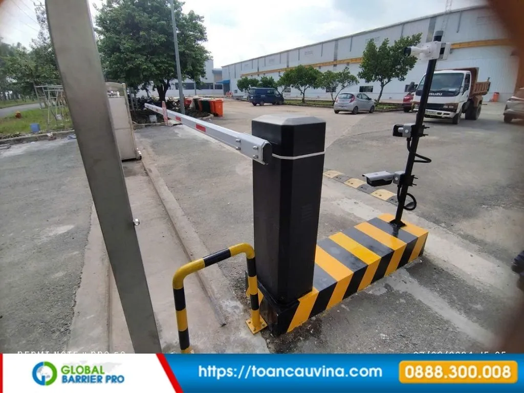 Lắp đặt barie tại Thanh Hóa: Giải pháp kiểm soát xe ra vào phù hợp từng công trình 15 Lắp đặt barie tại Thanh Hóa - barie lắp đặt tại cửa nhà máy phù hợp khu kinh tế, nhà máy, khu công nghiệp và bãi xe