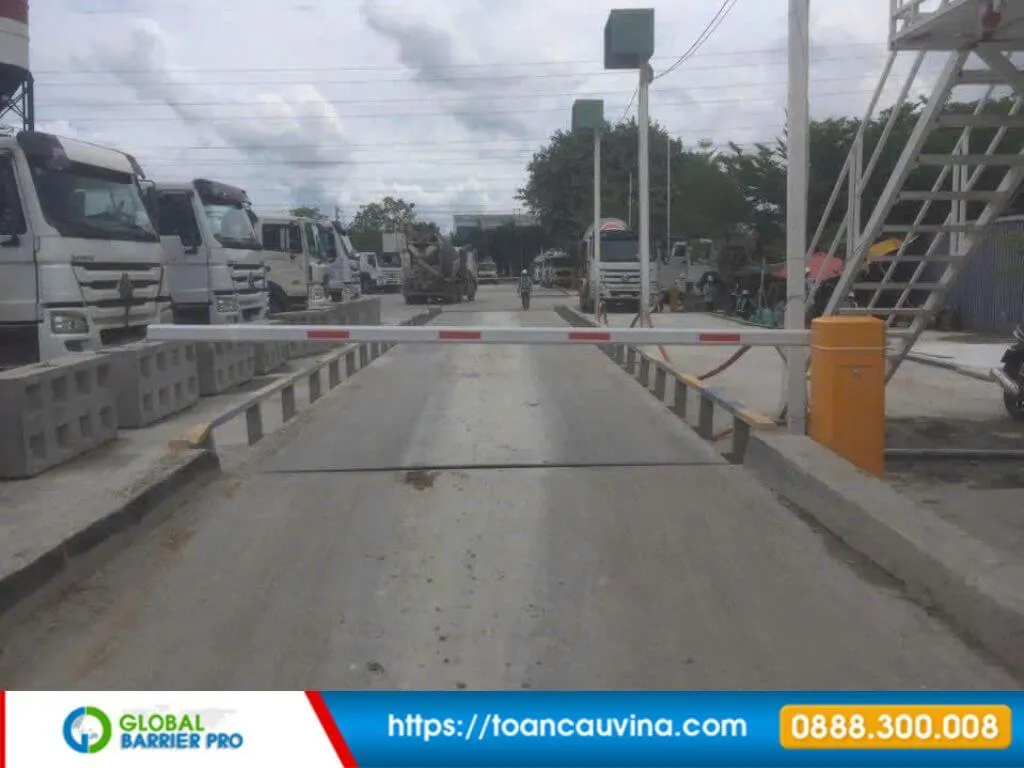 Case study bãi xe tự động cho trường học: Giải pháp an toàn và quản lý hiệu quả 13 Barrier cổng trường giờ tan học - giảm ùn tắc, đảm bảo an toàn học sinh