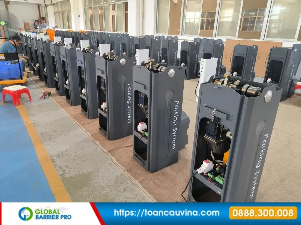 Giá barie giá rẻ dưới 10 triệu có nên mua? 13 Vỏ barie màu xám đang hoàn thiện tại xưởng minh họa cho bài viết barie giá rẻ dưới 10 triệu