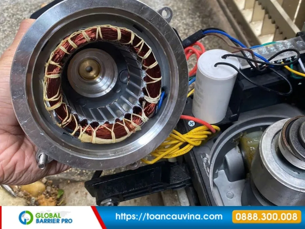 Sửa motor cổng tự động: Khi nào nên sửa, khi nào nên thay mới? 13 Sửa motor cổng tự động: Khi nào nên sửa, khi nào nên thay mới? - thiết bị điều khiển kiểm tra vận hành cổng