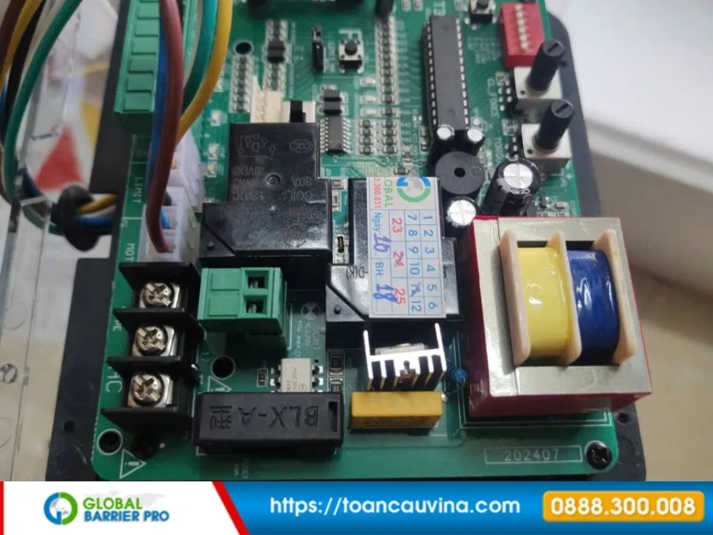 Motor cổng không mở – nguyên nhân thường gặp và cách kiểm tra nhanh 10 Motor cổng không mở – nguyên nhân thường gặp và cách kiểm tra nhanh - chi tiết cơ cấu truyền động dễ gây kẹt