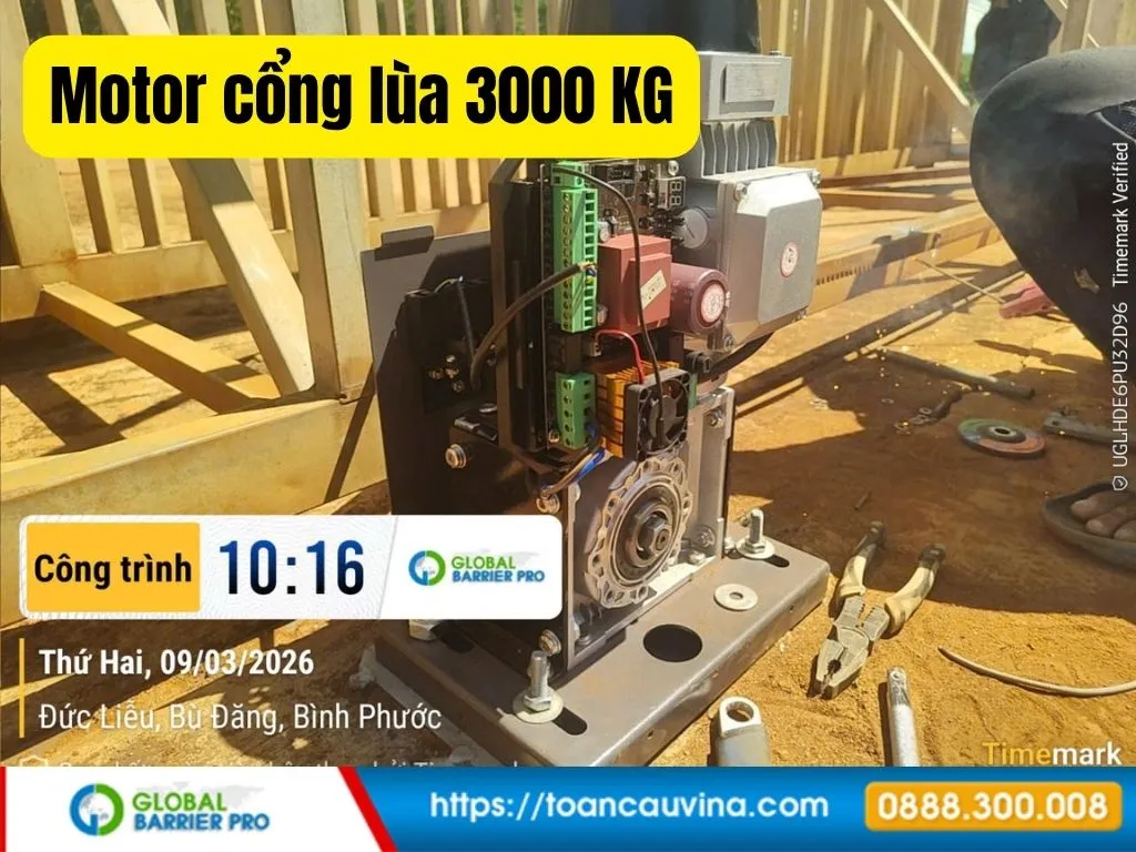 Motor cổng không mở – nguyên nhân thường gặp và cách kiểm tra nhanh 13 Motor cổng không mở – nguyên nhân thường gặp và cách kiểm tra nhanh - remote điều khiển dùng để test cổng