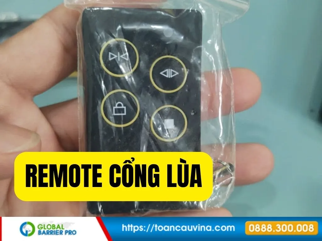 Thay motor cổng giá bao nhiêu? Khi nào nên thay cả bộ thay vì sửa 13 Thay motor cổng giá bao nhiêu? Khi nào nên thay cả bộ thay vì sửa - remote điều khiển đi kèm bộ motor mới