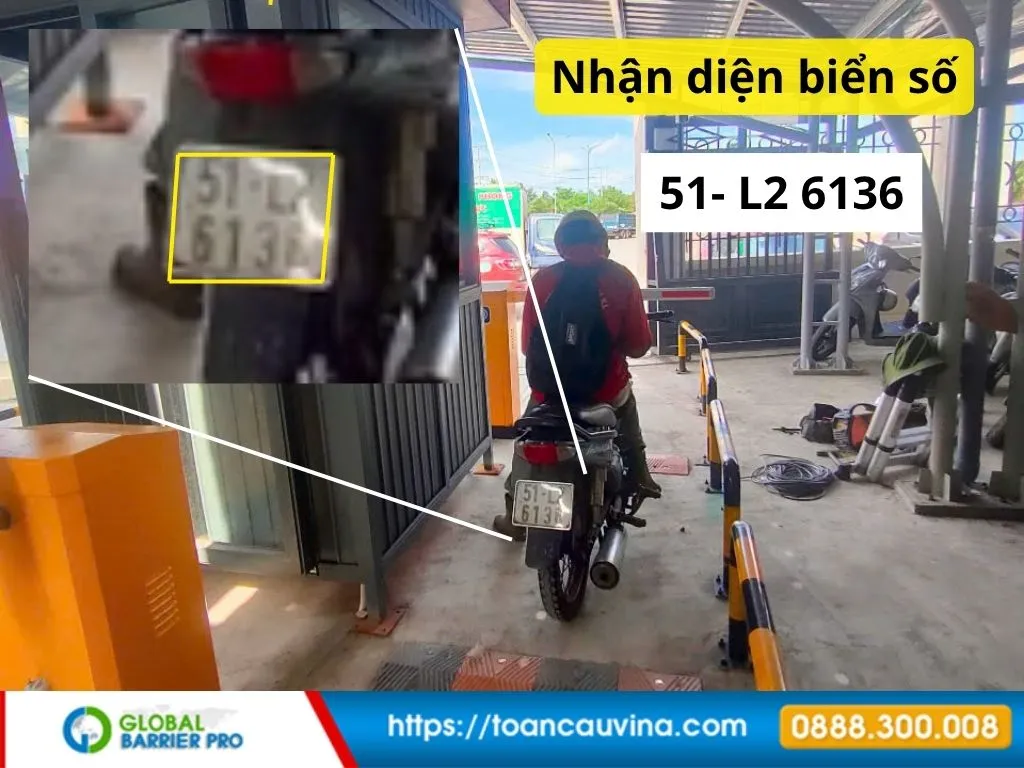 Top 5 phần mềm bãi xe thông minh, tối ưu quản lý tốt nhất hiện nay 8 Top 5 phần mềm bãi xe thông minh, tối ưu quản lý tốt nhất hiện nay - camera nhận diện biển số và màn hình phần mềm tại làn xe