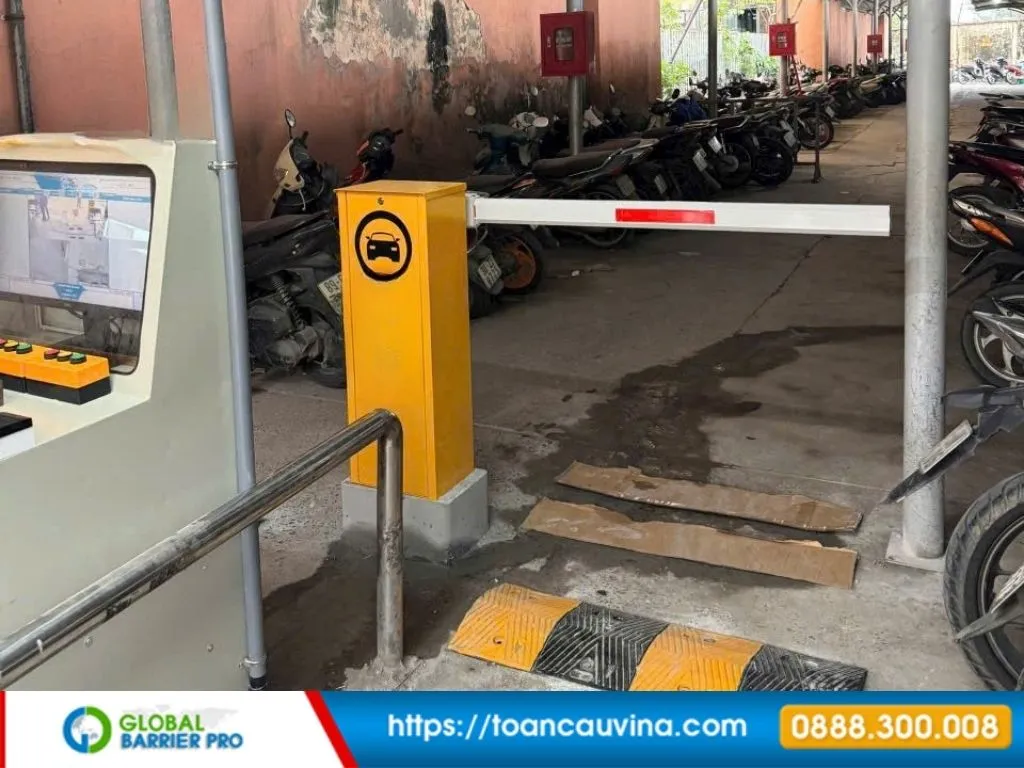 Nên chọn thẻ từ RFID tần số nào (UHF hay VHF) để quét thẻ giữ xe? 11 Nên chọn thẻ từ RFID tần số nào (UHF hay VHF) để quét thẻ giữ xe? - cabin bảo vệ tích hợp barrier tại khối đế thương mại