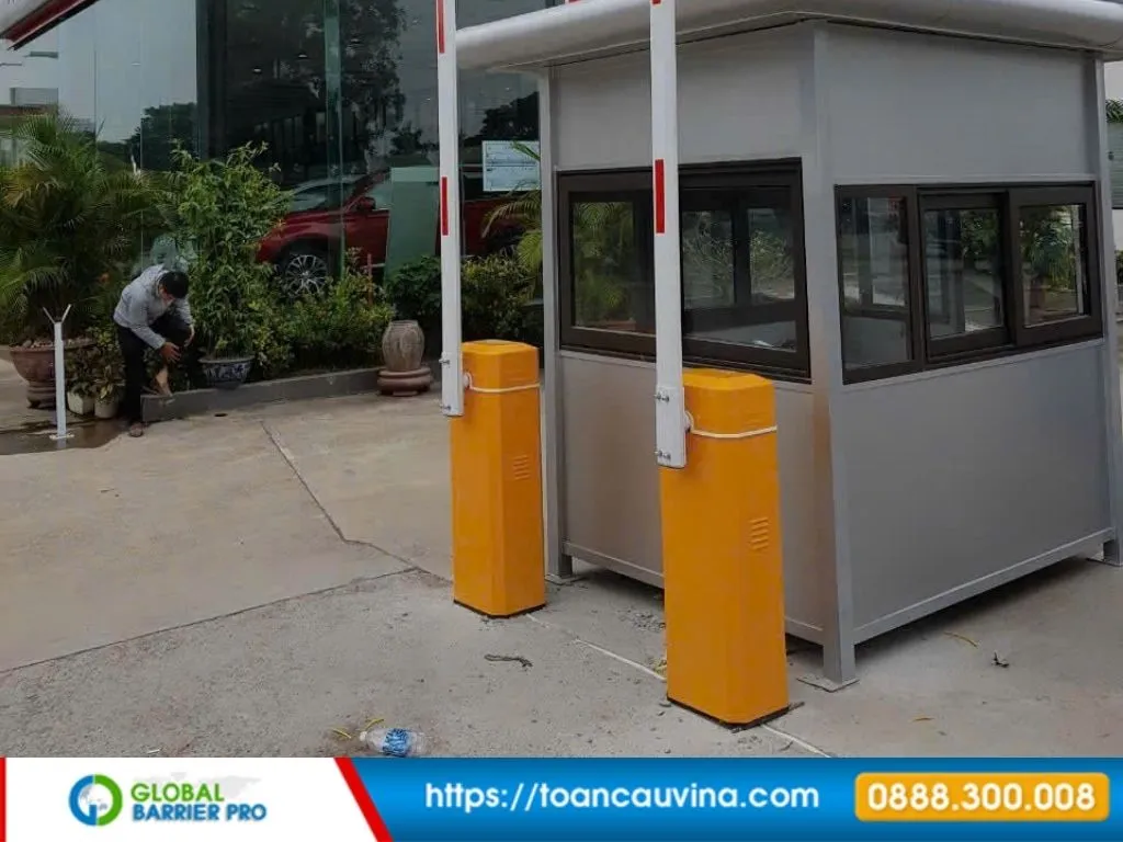 Camera nhận diện biển số 11 Camera nhận diện biển số - cabin bảo vệ kết hợp barrier hai chiều