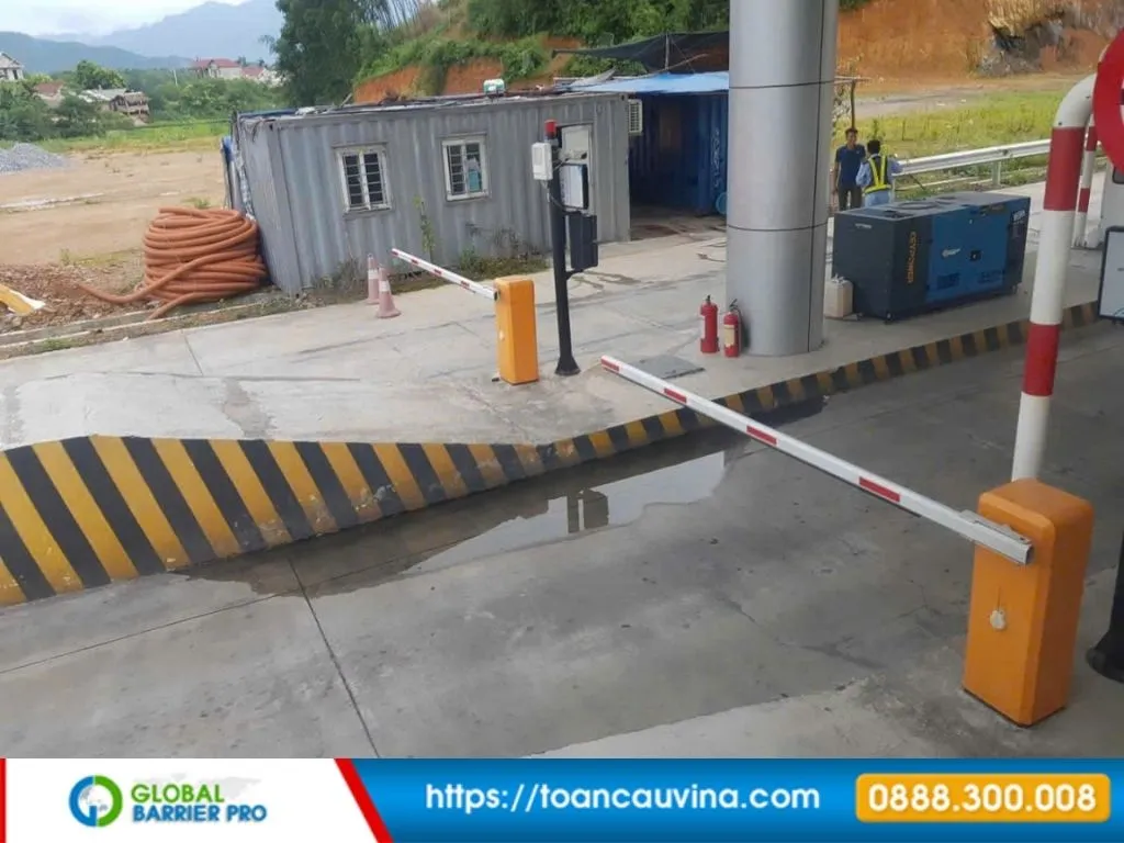 Phần mềm bãi xe nhận diện biển số bằng AI: Độ chính xác đạt bao nhiêu %? 11 Phần mềm bãi xe nhận diện biển số bằng AI: Độ chính xác đạt bao nhiêu %? - barrier lắp ở khu công nghiệp hoặc trạm kiểm soát