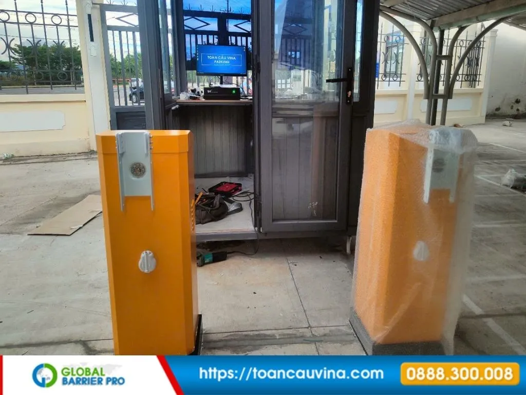 Các giải pháp giữ xe thông minh 9 Các giải pháp giữ xe thông minh - hệ thống barrier vận hành thử vào ban đêm