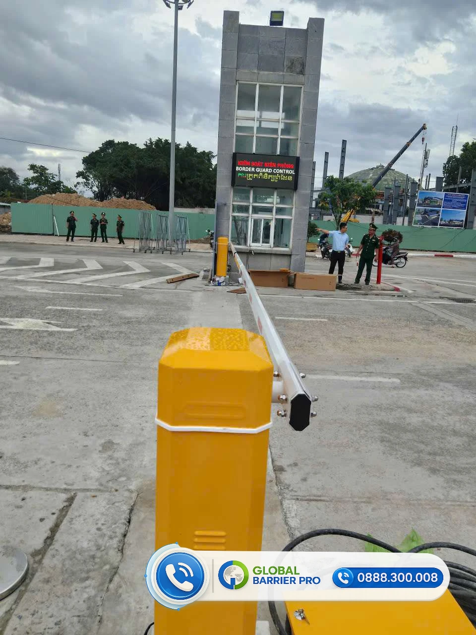 Công trình lắp đặt barrier kết hợp quẹt thẻ từ tại Bình Dương - hình công trình 1 Công trình lắp đặt barrier kết hợp quẹt thẻ từ tại Bình Dương - hình công trình 1
