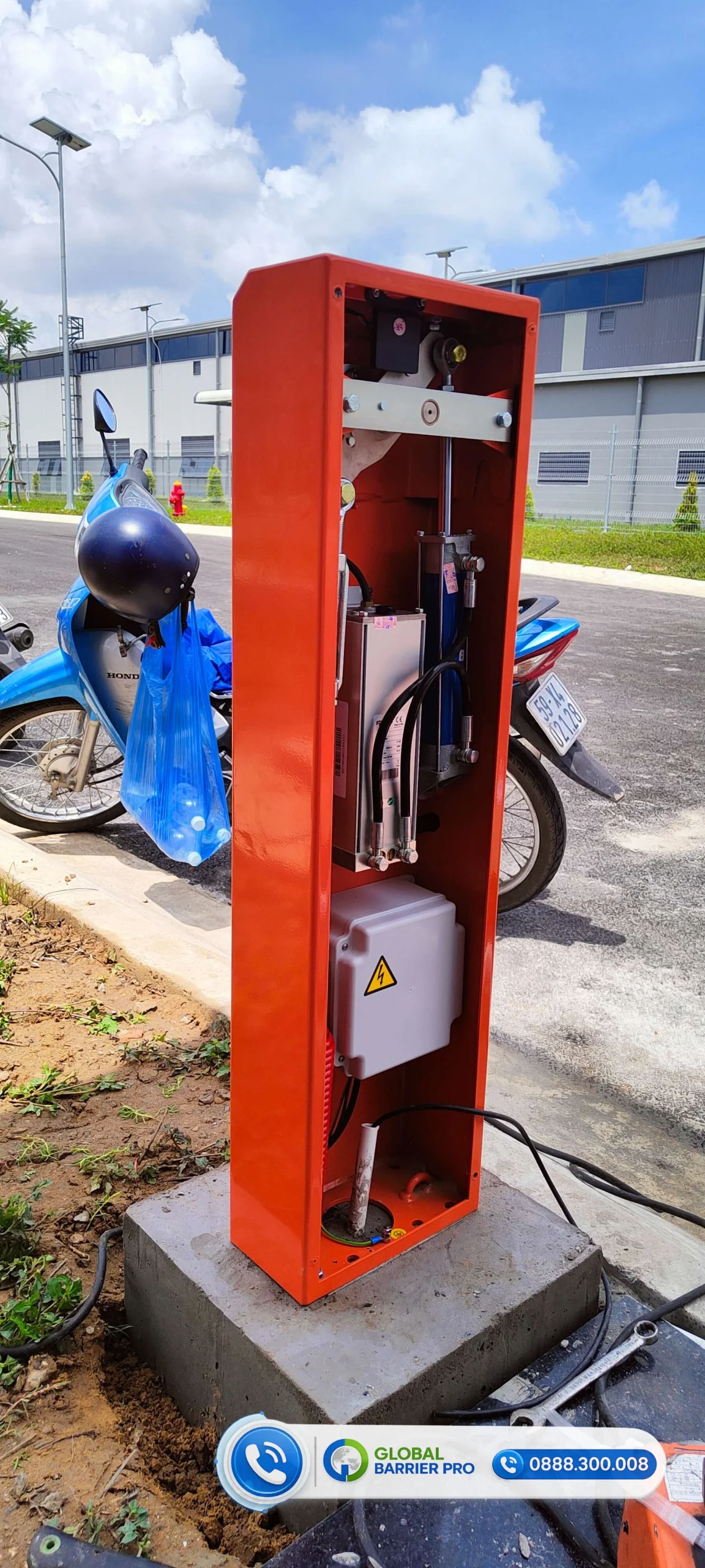 Công trình thi công thanh chắn barie Bisen BS-306 tại Vĩnh Long - hình công trình 3 Công trình thi công thanh chắn barie Bisen BS-306 tại Vĩnh Long - hình công trình 3