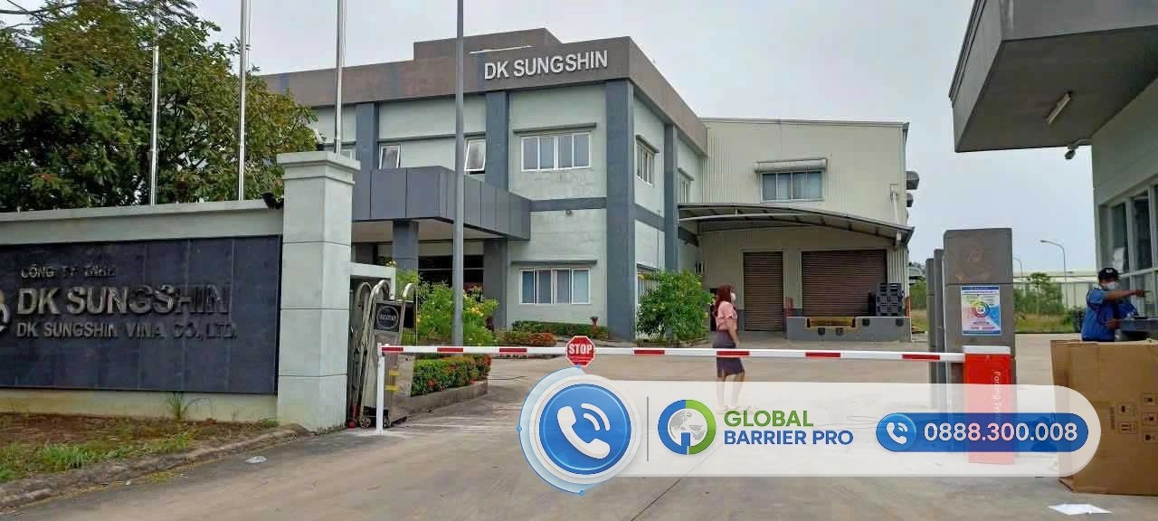Báo Giá Cổng Rào Tự Động Chính Hãng 2026 | Giải Pháp An Ninh Toàn Diện Từ GLOBAL BARRIER PRO 7 Hộp điều khiển rào chắn tự động thương hiệu GLOBAL BARRIER PRO với biểu tượng 'P' và hình ô tô