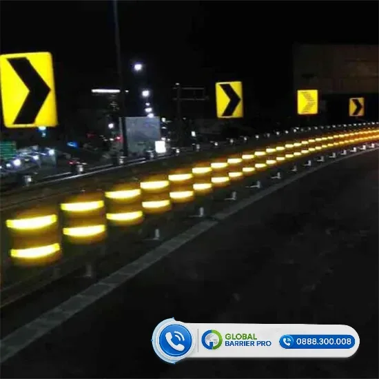 So Sánh Hộ Lan Xoay Và Hộ Lan Tôn Sóng: Đâu Là Lựa Chọn Tối Ưu? 25 Hệ thống rào chắn hộ lan xoay tiêu chuẩn CE giúp đảm bảo an toàn tuyệt đối cho mọi hành trình