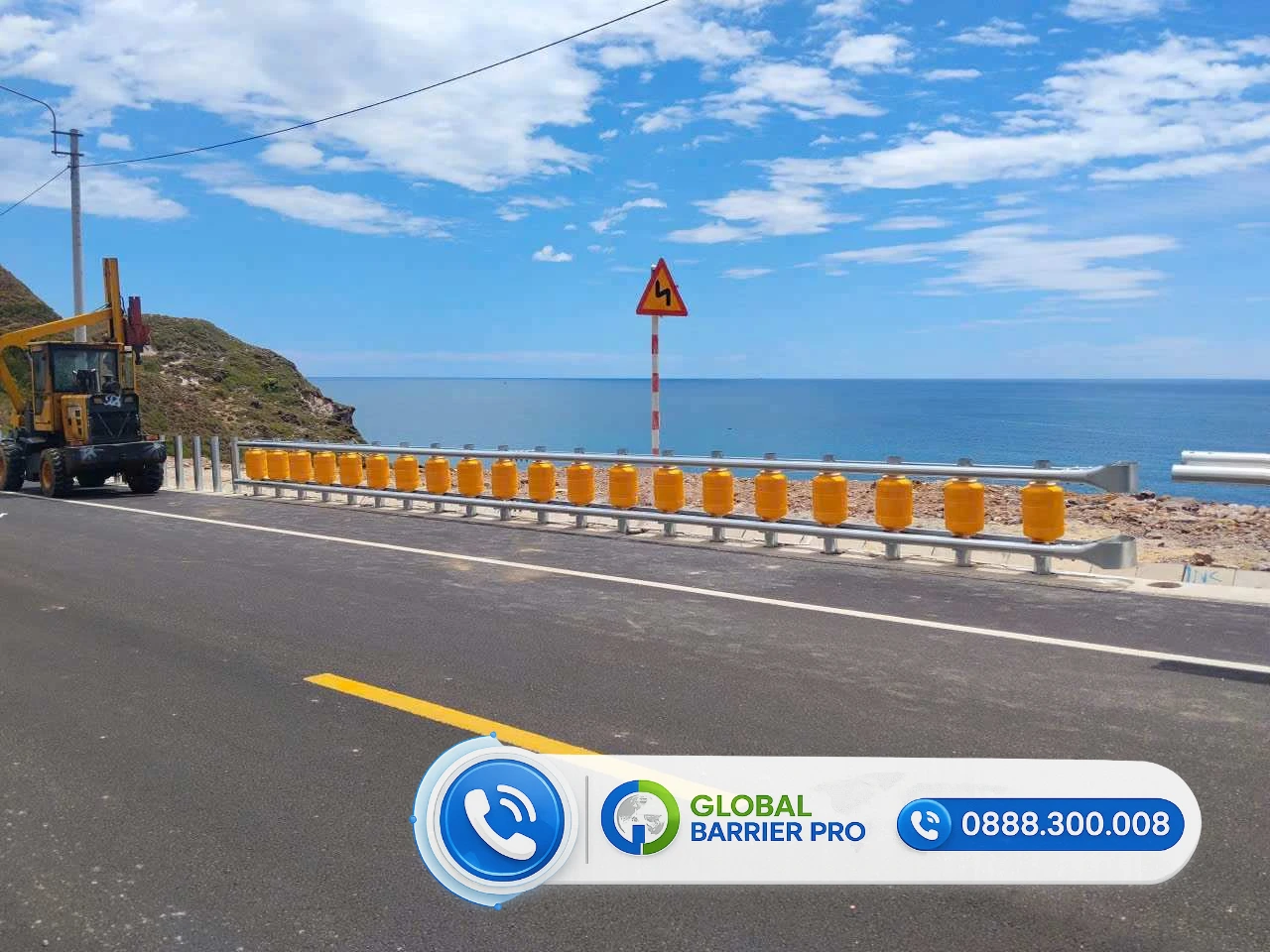Cung cấp, lắp đặt Hộ lan bánh xoay chống lật xe - hình thực tế 3 Cung cấp, lắp đặt Hộ lan bánh xoay chống lật xe - đoạn hộ lan đã lắp đặt