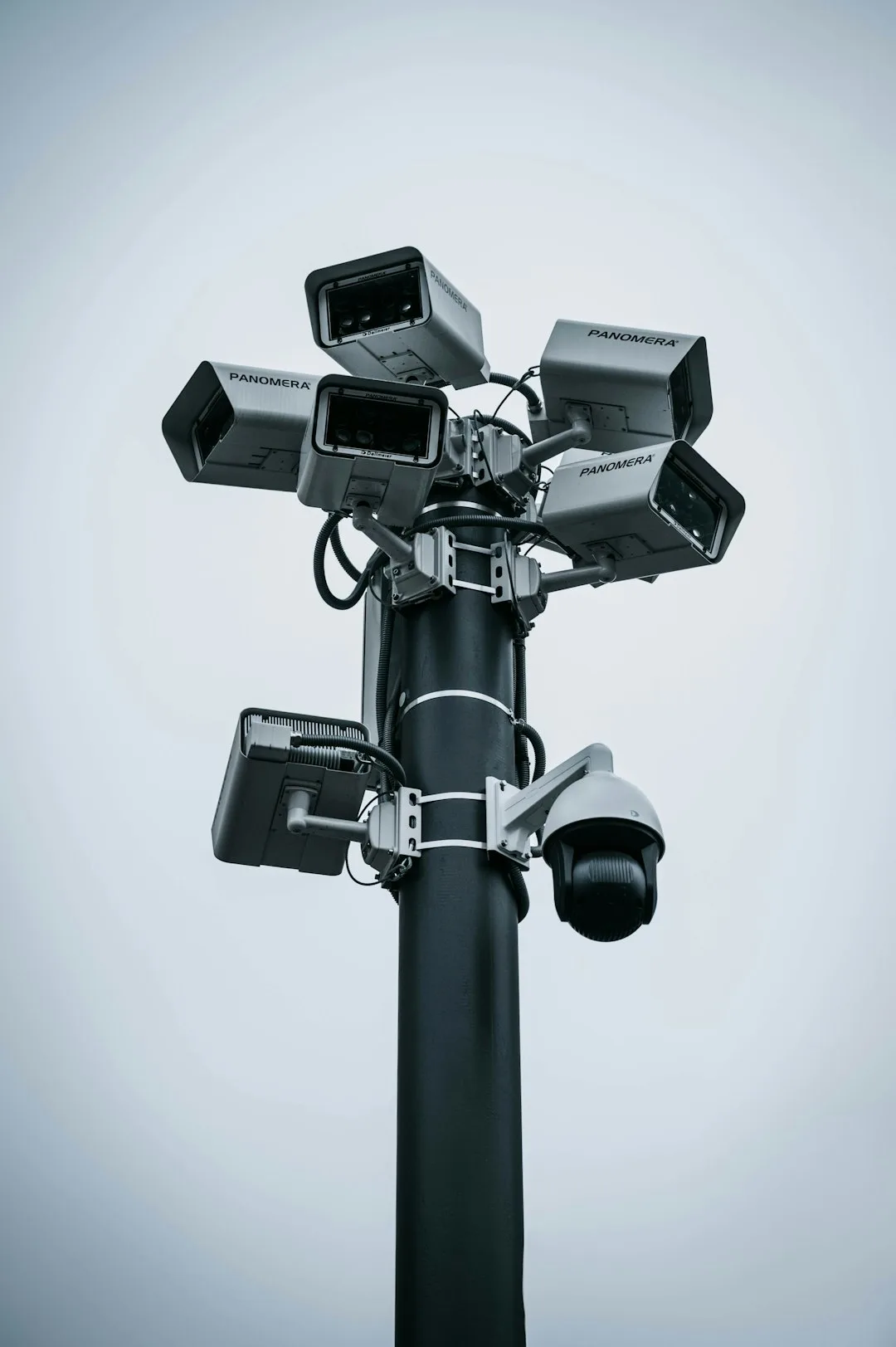 Giải Pháp Camera Giao Thông Thông Minh Phạt Nguội Vi Phạm Giao Thông 18 Cột lắp nhiều camera giám sát giao thông trong hệ thống phạt nguội